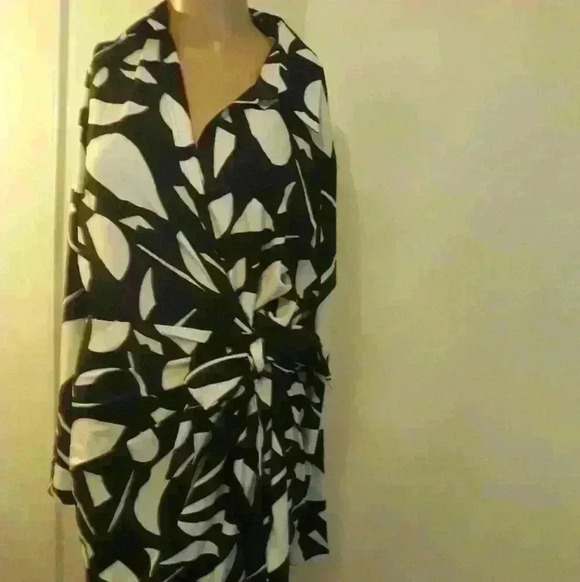 NWNT  London Times plus trendy Sexy party/cocktail faux wrap Geo print size 14 - Picture 4 of 7